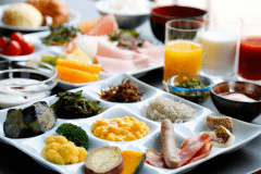 ホテルの前に広がる美しい慶野松原を眺めながら「和洋充実の朝食ブッフェ」を。（お料理イメージ）