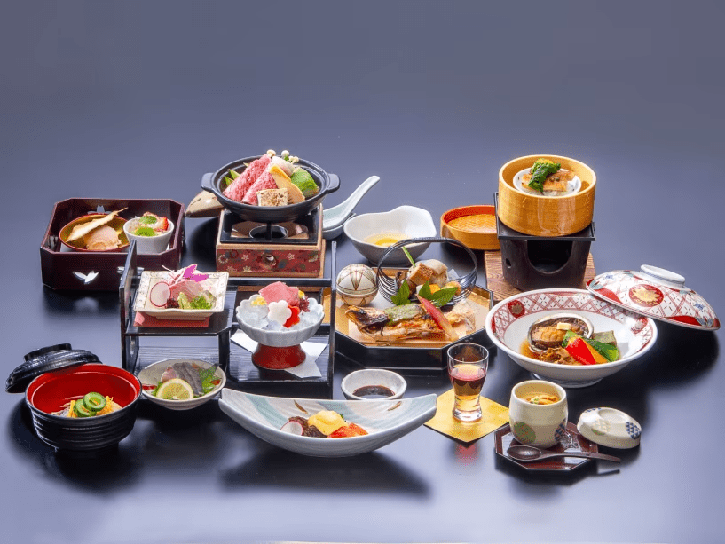 【2026春◆厳選島根グルメ！山海の饗宴会席】島根和牛、あわびがメインの豪華な会席です。