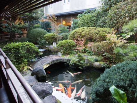 【庭園】渡り廊下からの日本庭園