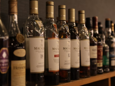 ■Barサファイア■確かな腕を持つバーテンダーのお酒でごゆっくりお寛ぎ下さいませ。