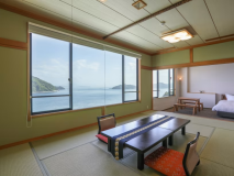 ■和洋室　特別室■大きな窓から見える多島美を楽しんでいただけます。