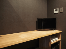 コンセントが充実したデスクもあってPC作業なども出来るので、ビジネス利用にもお勧め。