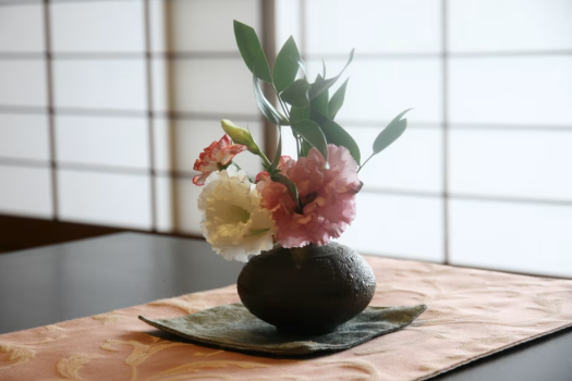 设有两张单人床及私人露天风吕的禁烟日式客房・炭火烧会席料理于餐厅包间内供应 设有两张单人床及私人露天风吕的禁烟日式客房・炭火烧会席料理于餐厅包间内供应
