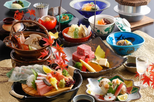 松茸の土瓶蒸し・天婦羅・釜飯など、秋の味覚が楽しめる『秋味満喫会席』