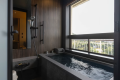 Corner Suite - View bath Corner Suite - View bath