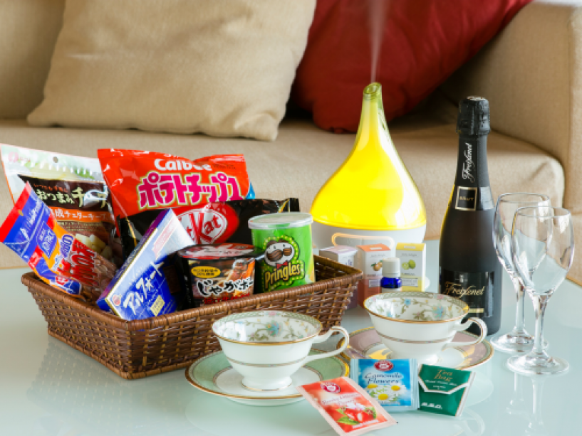 【女性限定】女子会応援！お菓子など詰め合わせ女子会セットプレゼント♪11時アウトで夜更かししても安心