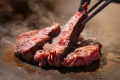 【信州ディナー・ビュッフェ】一番人気♪柔らかでジューシー♪厳選した牛肉を絶妙な焼き加減で仕上げます。