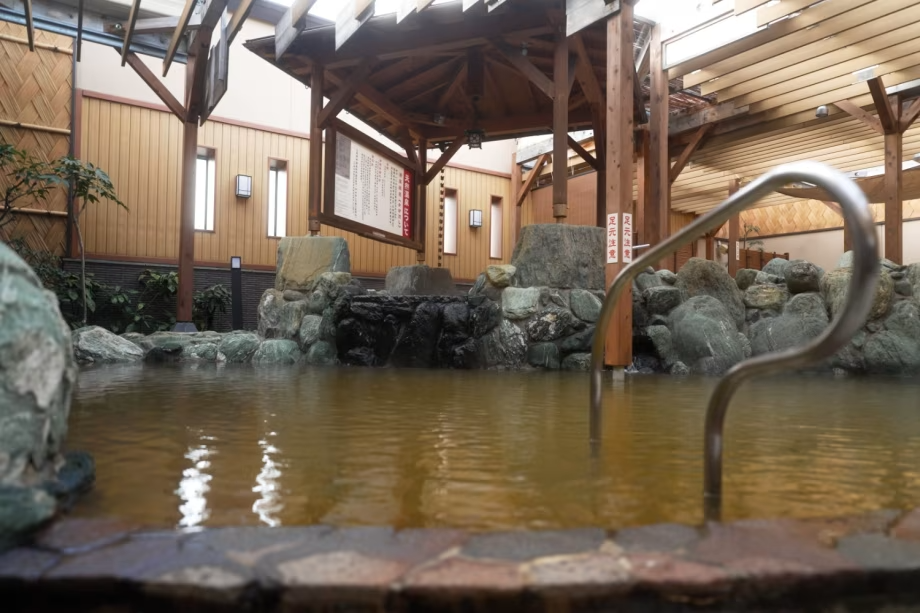 【塩谷天然温泉ほの湯楽々園店】露天風呂