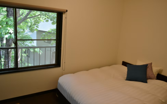 ダブルベッドルーム 205