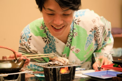 目の前で焼く鮑の踊り焼きは圧巻！