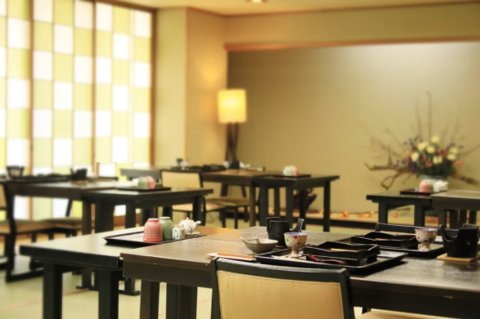 お食事処ではイステーブルでのご用意が可能◎