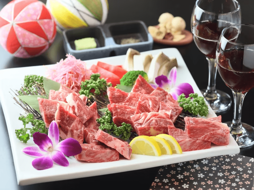 追加メニュー　あか牛肩ロース増量180ｇ　写真は2人前の一例