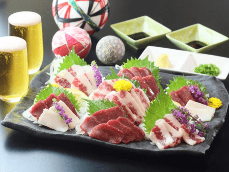 追加メニュー　馬刺し　写真は2人前の一例（霜降り,フタエゴ、赤身、タテガミ）