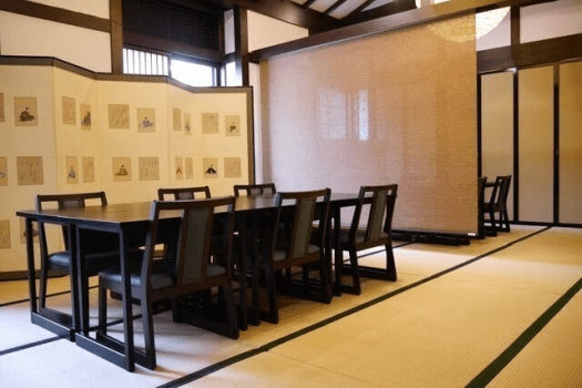 本館：岩鏡（食事処）