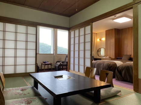 【和洋室一例】7階又は8階の上層階にあります。