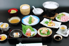 *【丹波会席（一例）】ややボリューム控えめの全10品の会席。※季節によってメニューが変わります。