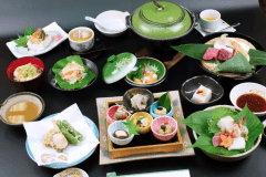 *【青山会席（一例）】常のお料理よりグレードアップした全12品の会席。※季節によってメニューが変わります。