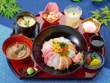 ＜当館名物☆独歩丼＞獲れたての海の幸がどっさり♪海鮮丼（一泊二食付き）