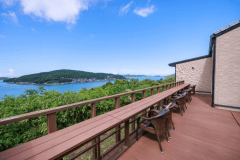 海と空に包まれるテラス