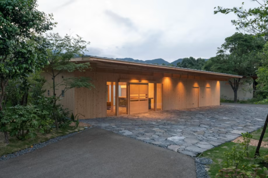 【素泊り】全室源泉掛け流し露天風呂付　アートと素材をテーマにした自然と温泉に癒される12棟のヴィラ
