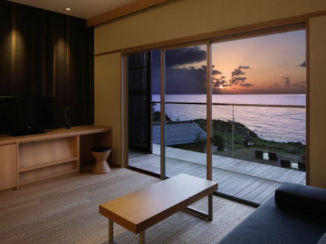 海天一色の間(オーシャンビュー)：和洋室10畳✖貸切露天風呂【さざ波 -sazanami-】