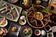 「間人の伝統活がに料理」。活がに料理文化の発祥地であり、国内屈指の活蟹料理の伝統と技術には創業百五十有余年の老舗の志があります。