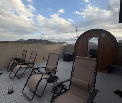 2階バルコニー バレルサウナ