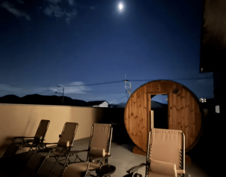 2階バルコニー バレルサウナ