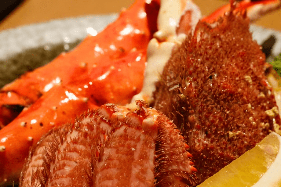 三大蟹プランではズワイ蟹食べ放題に毛ガニ半身・タラバ半肩がお召し上がりいただけます