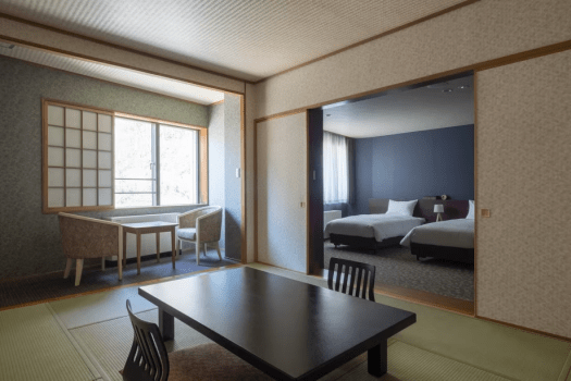 客室（ファミリー館和洋室）低層階の禁煙和洋室タイプです。【写真は一例】