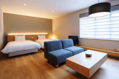 客室（スーペリアツイン33㎡/洋室）9階フロア(2022年5月客室リニューアル）です。【写真は一例】