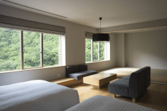 客室（ラグジュアリールーム43㎡/和洋室）高層階フロアです。【写真は一例】