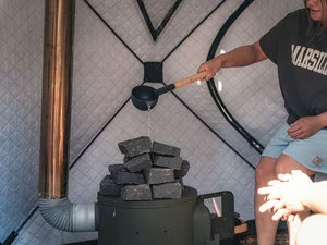 【サウナ】ロウリュに必要な桶やひしゃくのレンタルがあり、快適にサウナ時間をご堪能いただけます 【サウナ】ロウリュに必要な桶やひしゃくのレンタルがあり、快適にサウナ時間をご堪能いただけます