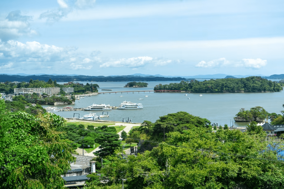A luxuriously located rental villa overlooking the magnificent Matsushima, one of Japan's three most scenic spots