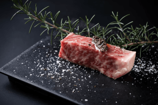 ■フレンチコース■＜1日1組限定＞ 厳選した食材を使った最高品質のフランス料理を、目の前で一皿ずつ丁寧に仕上げる特別なディナーコース。愛犬用コース料理、ワインペアリングもご用意。