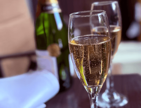 スパークリングワイン イメージ