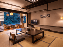 【上質な寛ぎ空間♪】最上階８階～モダン和室（山側）