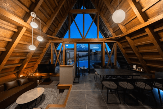 【1泊2食】■&rdquo;冬限定&rdquo;すき焼きディナー■「甲州牛」と「甲州信玄豚」を贅沢に味わう、ほっこりと温まる&rdquo;すき焼き鍋&rdquo;～上質な冬の滋味をゆったりと味わう。和の贅沢を気軽にお楽しみ～