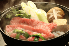 厳選されたあんこうの肝と常陸牛のすき焼き