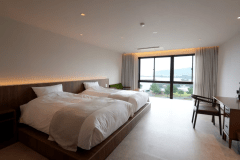 【オーシャンビュールーム】海だけを眺める贅沢。心のノイズを静かに手放す体験をお楽しみください。