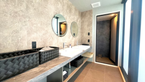 最上階６０１の洗面イメージ（鏡２つあります）