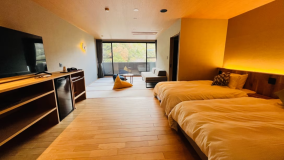 最上階603号室（イメージ）セミダブルベッドが2つ
大きな窓とヌックがある珍しいお部屋