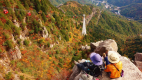 大黒岩からの眺める御在所岳の紅葉とロープウェイ。