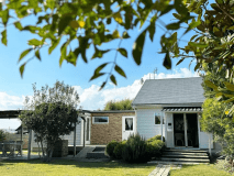 「うみ」ロフトと離れの寝室