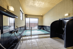 【SAZANA-大浴場】「熱の湯」とも称され、冷え症などにも効果的な湯をごゆっくりとお楽しみ下さい。