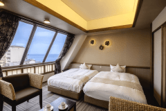 【海眺望-ハイフロア■セミダブルツイン／禁煙】高層階ならではの海景とともに落ち着いた休息を。