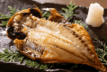 【和朝食-鯵の干物】伊豆稲取の名産品として親しまれており、脂のりの良さとふっくらした身質が人気の秘密