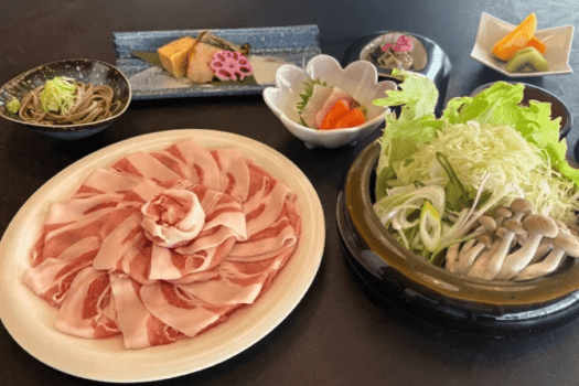 [Dinner Image] Dinner is an all-you-can-eat pork shabu-shabu using the branded pork [Yume no Daichi] (photo is an example).