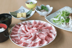 【夕食イメージ】夕食はブランド豚[ゆめの大地]を使用した豚しゃぶ食べ放題（写真は一例です）。