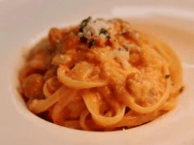 【ご夕食】ご夕食7,000円コース限定の塩水ウニのパスタ（お料理は季節により変更の場合がございます）。